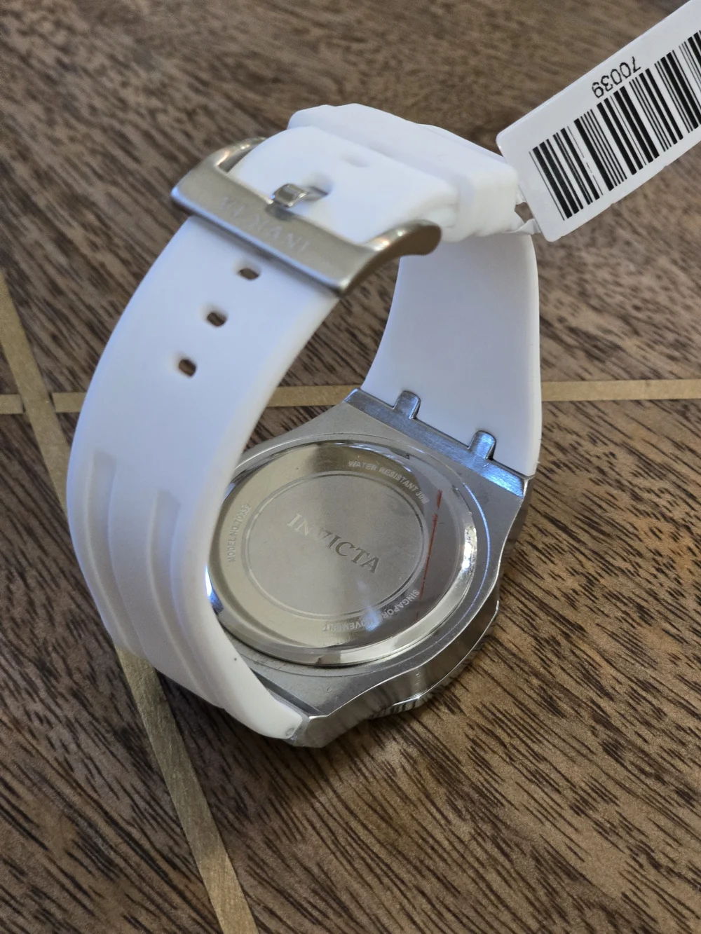 Invicta White and Silver Men’s Sport Watch with Skeleton Dial.Invicta 15000 Silv